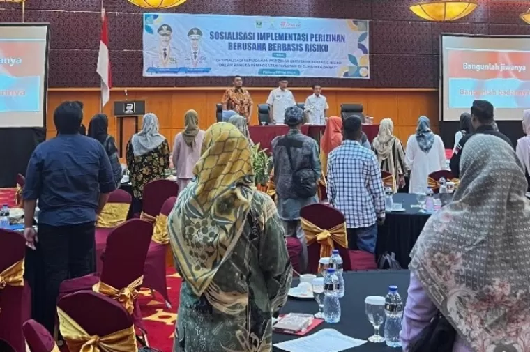 Gubernur Sumbar Mahyeldi saat membuka sosialisasi implementasi perusahaan berbasis risiko di Aula Basko Padang, Rabu (22/5/2024). (dok : istimewa)