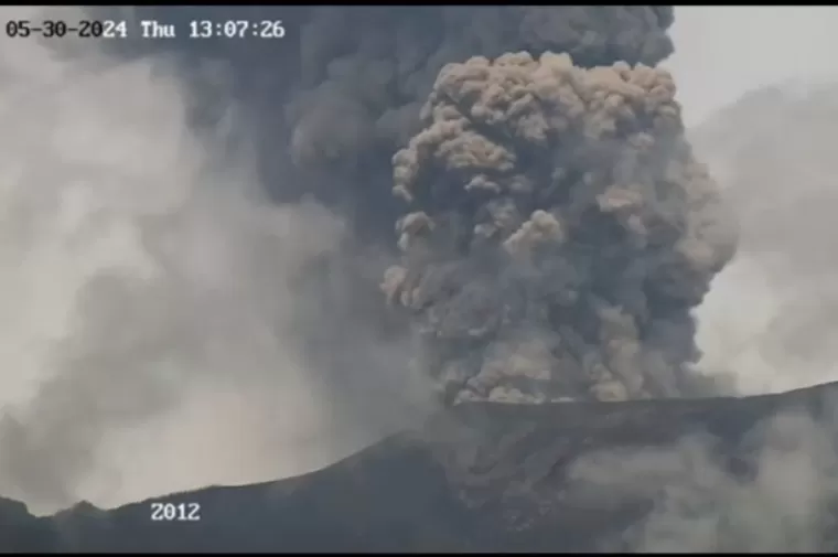 Situasi aktivitas Gunung Marapi yang kembali aktif, Kamis (30/5/2024). (dok : istimewa)