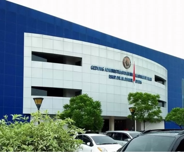 Gedung Administrasi dan Instalasi Rawat Jalan RSUP M Djamil. IST