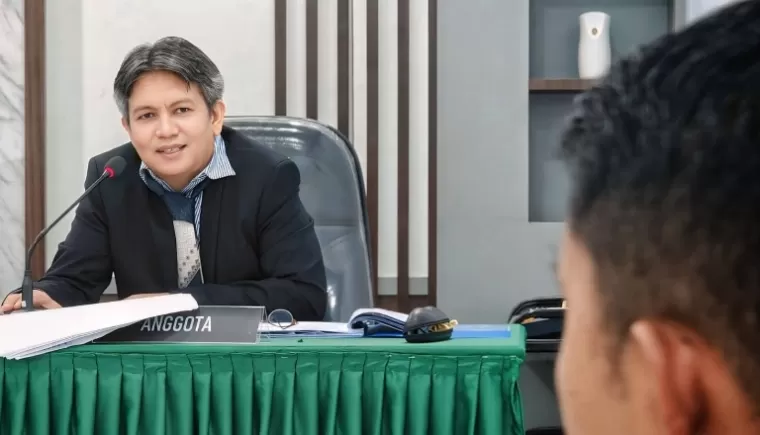 Komisioner KI Sumbar, Riswandi. (dok : istimewa)