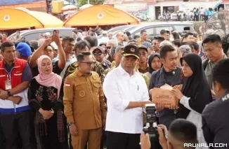 Korban Banjir Bandang dan Longsor Terima Santunan dan Bantuan dari Presiden