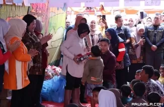 Mensos Beri Motivasi dan Semangat ke Pengungsi Parambahan