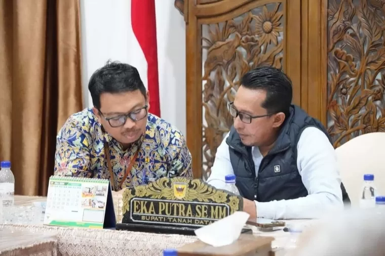 Pertemuan Kepala BWS Sumatera V Padang M Dian Al Maruf dengan Bupati Tanahdatar Eka Putra, di Indojolito Batusangkar, Rabu (5/6/2024) malam. Prokopim Tanah Datar