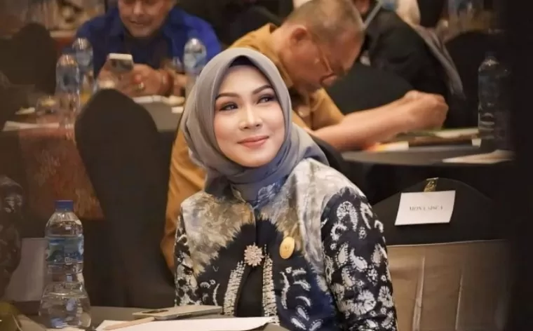 Komisioner KI Sumbar, Mona Sisca. (dok : istimewa)