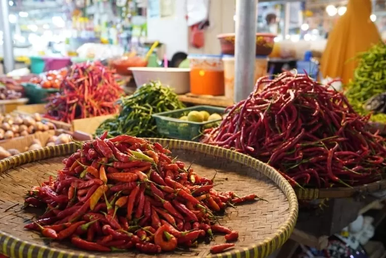 Komoditas cabai merah, cabai hijau dan cabai rawit di Pasar Padangpanjang. Kominfo Padang Panjang