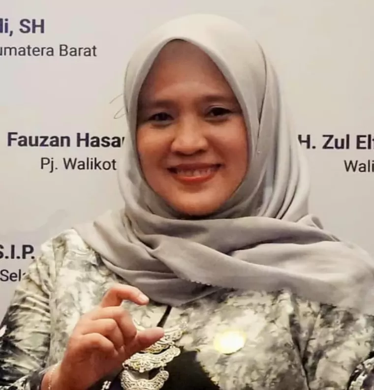 Komisioner KI Sumbar, Tanti Endang Lestari yang juga Ketua Monev KIP 2024 di Sumbar. (dok : istimewa)