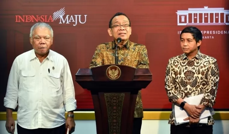 Keterangan Pers Menteri Sekretaris Negara Pratikno, Menteri PUPR Basuki Hadimuljono, dan Wamen ATR/BPN Raja Juli Antoni, di Kantor Presiden, Provinsi DKI Jakarta, Senin (3/6/2024). Humas Setkab