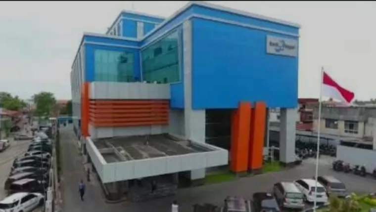 Kantor Pusat Bank Nagari No 21 Kota Padang. IST