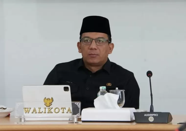 Pj Wali Kota Padangpanjang Sonny Budaya Putra saat mengikuti Rakor Pengendalian Inflasi Daerah di Ruang VIP Balai Kota, Senin (29/7/2024). Kominfo Padang Panjang