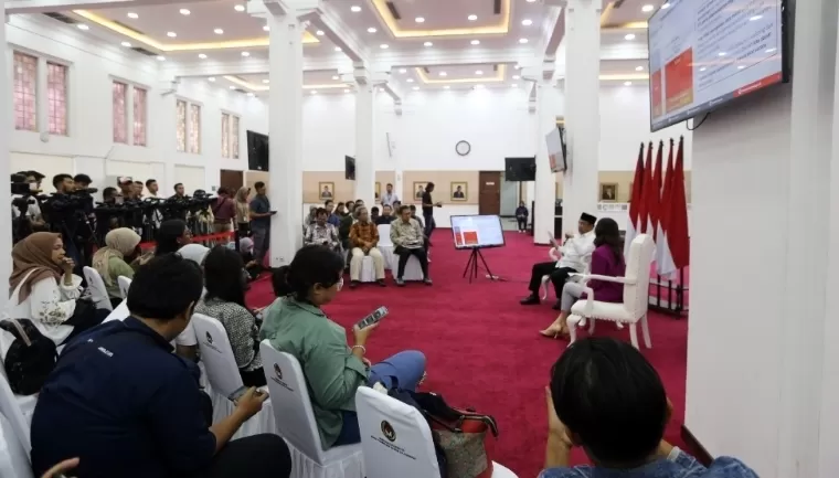 Menko PMK rilis Angka Penurunan Kemiskinan dan Kemiskinan Ekstrem Semester I Tahun 2024 di Jakarta, Rabu (3/7/2024). Humas PMK