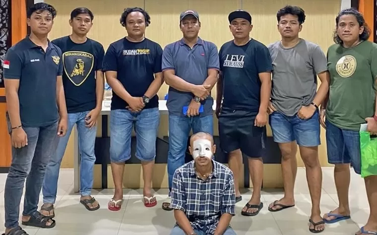 Sat Resnarkoba Pessel mengamankan seorang pemuda beserta barang bukti paket sabu. Humas Polres Pessel