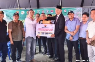 Pemko Pariaman Serahkan Bantuan Uang Tunai Rp. 100 Juta ke Kabupaten Agam