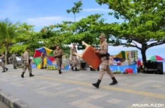 Satpol PP Tertibkan Pedagang Nakal di Pantai Cimpago dan Ahmad Yani