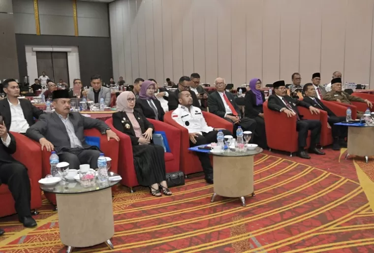 Wagub Sumbar Audy Joinaldy menghadiri pelantikan Pengurus DPD Ikatan Keluarga Alumni Lemhanas Sumbar periode 2024-2029 di Hotel Truntum Padang, Rabu (24/7/2024). (dok : istimewa)