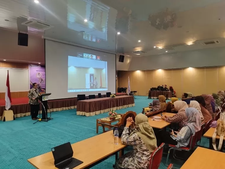 Dirut RSUP M Djamil Padang Dr dr Dovy Djanas SpOG KFM MARS FISQua memberikan sambutan saat Workshop Manajemen Surfaktan untuk Terapi RDS pada Neonatus di Auditorium Lantai IV RSUP M Djamil, Sabtu (24/8/2024). IST