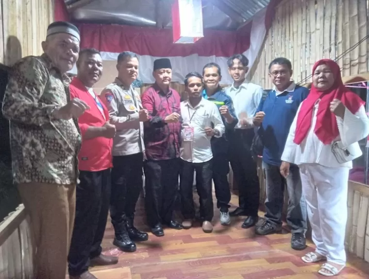 Pos ronda RW 13 Kelurahan Dadok Tunggul Hitam Baru diresmikan Sekcam Koto Tangah, Bambang dihadiri juga Kanit Binmas Polsek Koto Tangah, Iptu Yusnedi, Minggu malam (18/8/2024). (dok : arunala.com)