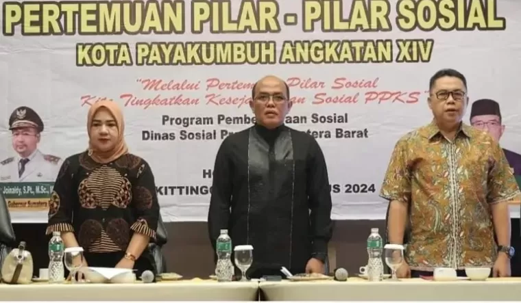 Ketua DPRD Sumbar, Supardi membuka Kegiatan Pilar-Pilar Sosial Kota Payakumbuh Angkatan XIV di Hotel Santika Bukittinggi pada hari Selasa (20/8/2024). (dok : istimewa)