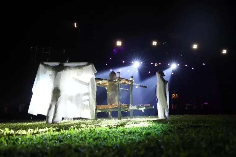 Salah satu atraksi yang ditampilkan saat pembukaan Festival Maek, Rabu malam (17/7/2024). (dok : ist)