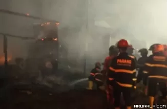 Bengkel Truk di Padang Terbakar, Kerugian Ditaksir Capai Rp250 Juta