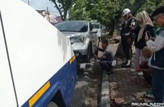 Lagi, Dishub Padang Derek Mobil Parkir Sembarangan