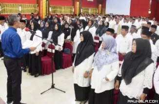 Pj Wako Roberia Kukuhkan dan Ambil Sumpah BPD Tambahan Masa Jabatan 2 Tahun