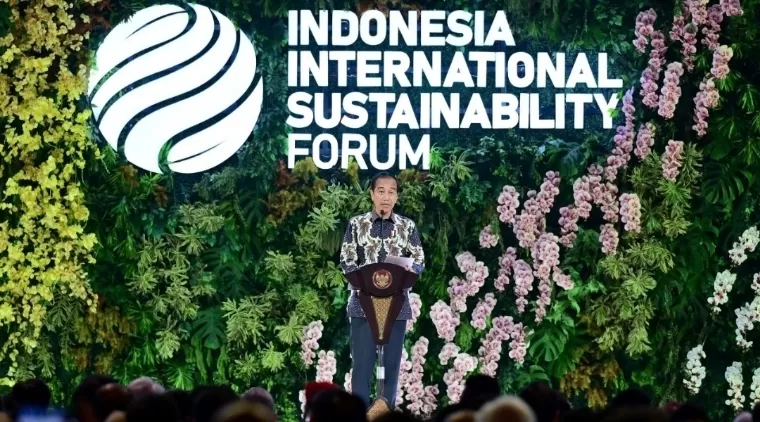 Presiden Jokowi menyampaikan sambutannya dalam Opening Ceremony Indonesia International Sustainability Forum (IISF) 2024, yang digelar di Jakarta Convention Center (JCC), Jakarta, pada Kamis (5/9/2024). BPMI Setpres