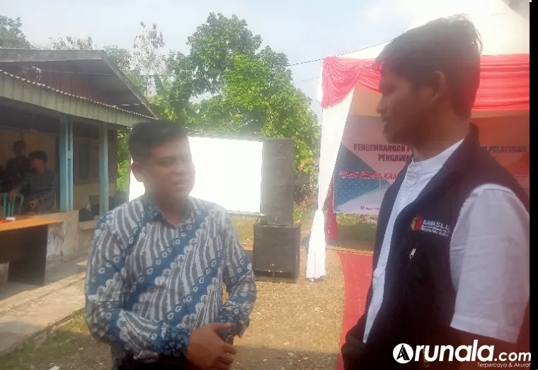 Anggota Bawaslu Dharmasraya, Alde Rado saat ditemui Arunala.com di Dharmasraya, kemarin. (dok : arunala.com)