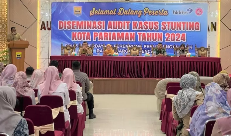 Ketua Tim Percepatan Penurunan Stunting (TPPS) Kota Pariaman, Hendri membuka Diseminasi Audit Kasus Stunting di Aula Balaikota Pariaman, Rabu (3/9/2024). (dok ; istimewa)