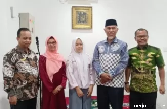 Busana Karya Pelajar SMK Sumbar Diperagakan di Paris