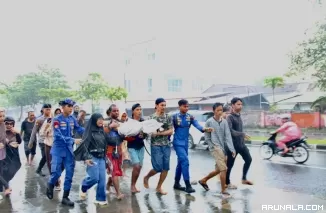 Tim Balawisata dan SAR Gabung Berhasil Evakuasi Fadil di Pantai Padang