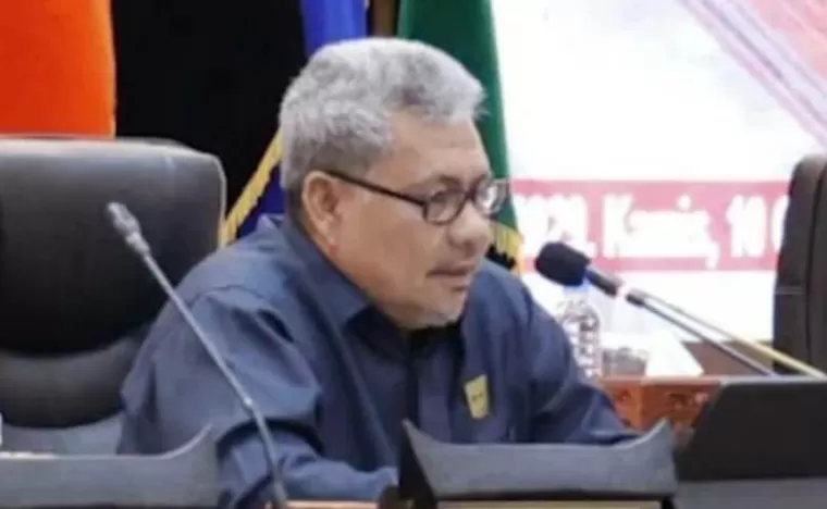 Ketua DPRD Sumbar, Muhidi pimpin rapat Bamus menyusun jadwal persidangan di DPRD Sumbar, Jumat (11/10/2024). (dok : istimewa)