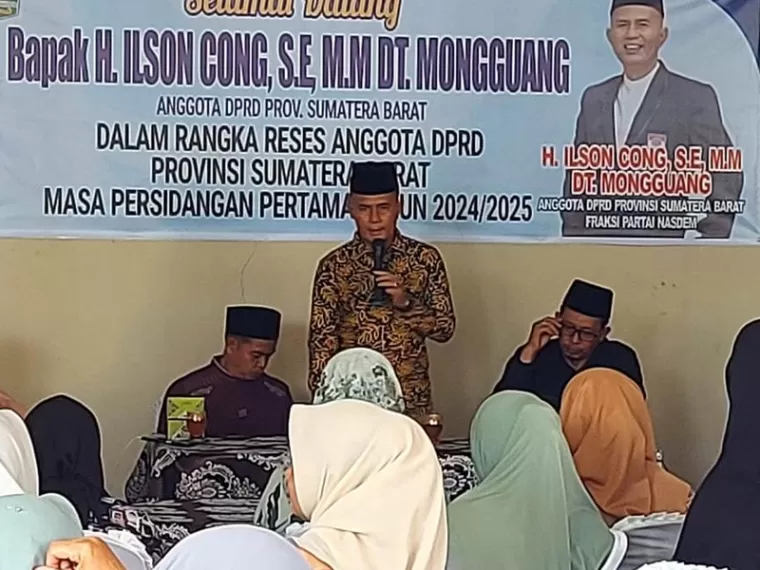 Anggota DPRD Sumbar, Ilson Cong bersama masyarakat Nagari Taeh Baruah saat reses dapil, Jumat (25/10/2024). IST