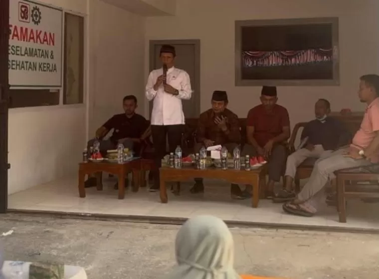 Anggota DPRD Sumbar, Ridwan Dt Tumbijo saat Reses ke daerah pemilihannya di Bawan, Agam, Rabu, (24/10/2024) kemarin. (dok : humas dprd sumbar)