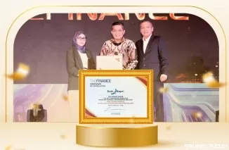 Bank Nagari Raih Penghargaan The Best Performing Bank 2024