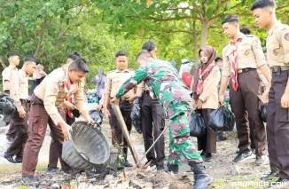 Peringati HUT TNI ke 79, Kodim 0308 Pariaman Bersih Pantai