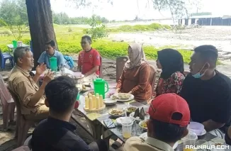 Roberia Imbau Pelaku UMKM Jaga Kebersihan Pantai