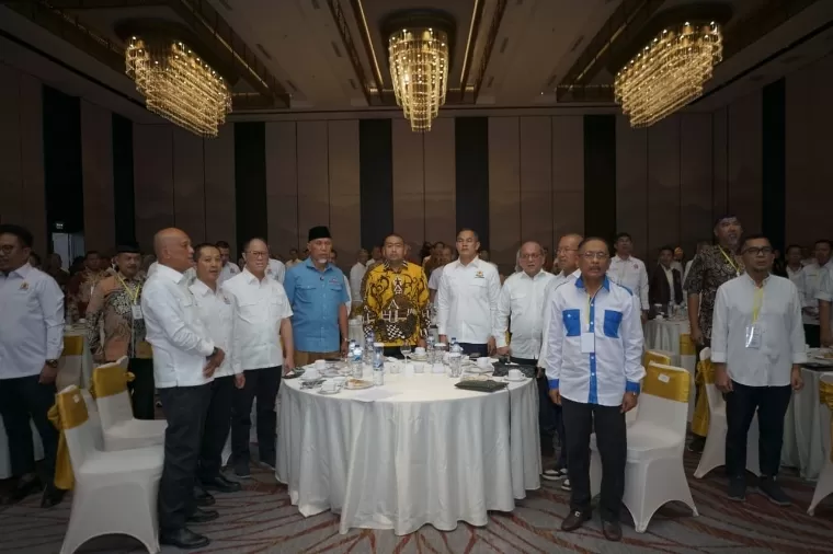 Kamar Dagang dan Industri (Kadin) Sumatera Barat menggelar dialog dengan pasangan calon gubernur dan wakil gubernur Sumbar periode 2025-2030. IST