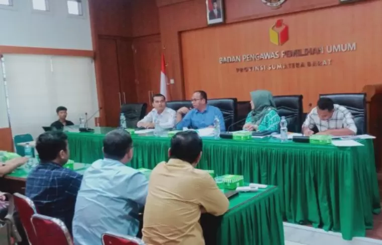 Bawaslu Sumbar dan KI gelar rakor penanganan permohonan sengketa informasi publik, Rabu (11/9/2024). IST
