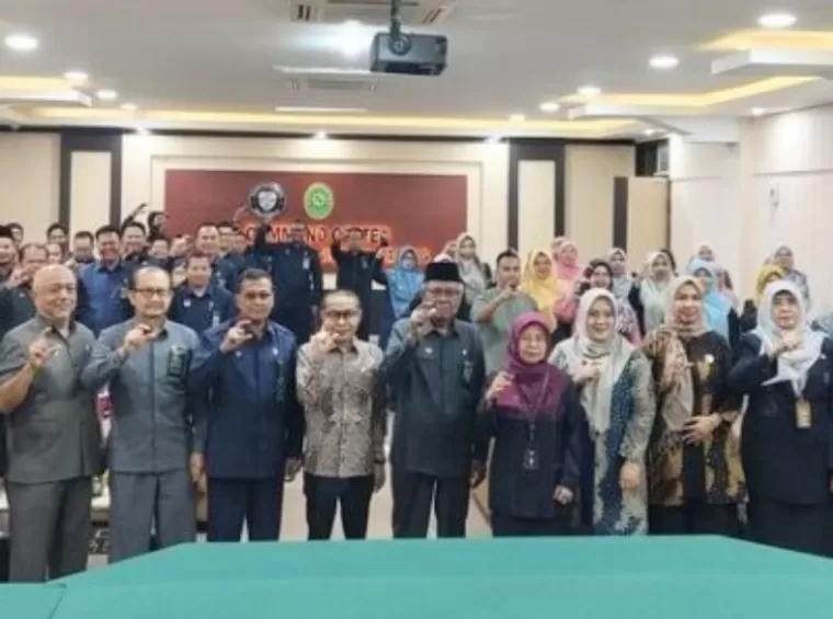 Komisioner KI Sumbar saat berkunjung ke Pengadilan Tinggi Agama Sumbar, Rabu, (4/9/2024). IST