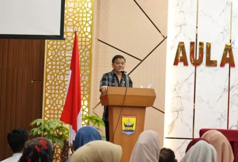 Pj Sekko Pariaman, Yaminu Rizal saat buka sosialisasi program kerja sama dengabTel U di Pariaman, Jumat (18/10/2024). (dok : istimewa)