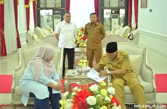 Gubernur Mencoblos di TPS 005 Kelurahan Jati Baru