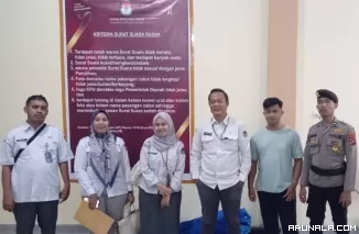 KPU Sumbar Pantau Proses Sortir Lipat Surat Suara di Solsel