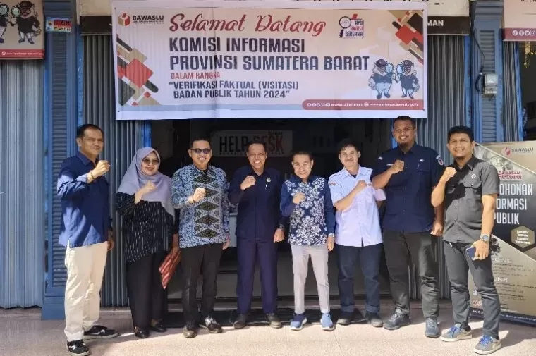 Verifikasi faktual Monev KI Sumbar di Kantor Bawaslu Pariaman pada Selasa, (12/11/2024). IST