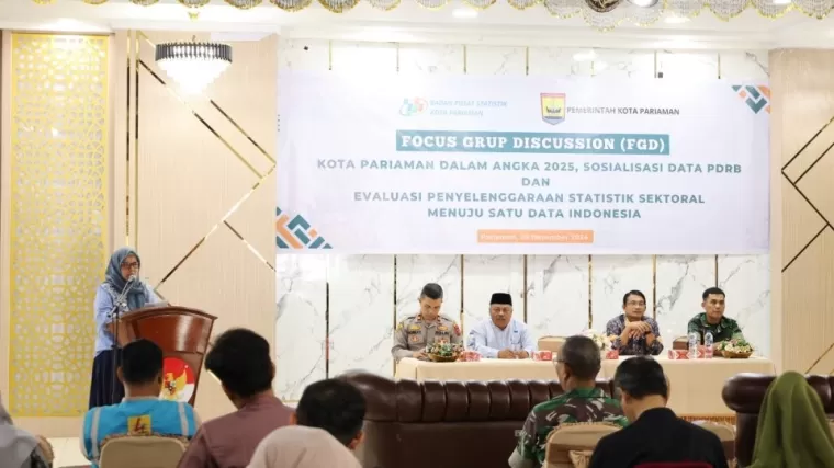 Staf Ahli Bidang SDM dan Kemasyarakatan Pemko Pariaman, Hertati Taher membuka kegiatan Focus Group Discussion (FGD) Penyusunan Kota Pariaman Dalam Angka 2025, Evaluasi Data PDRB dan Evaluasi Pelaksanaan Statistik Sektoral di Balairung Rumah Dinas Walikota