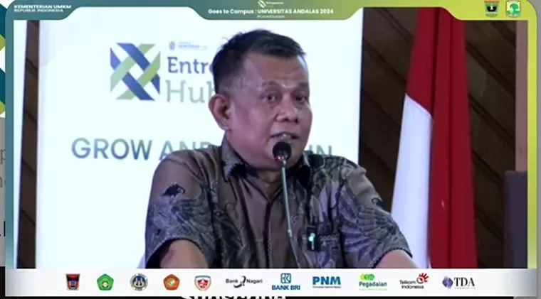 Wakil Menteri UMKM Helvi Yuni Moraza saat Entrepreneur Hub Goes To Campus: Universitas Andalas di Auditorium Unand, Selasa (3/12/2024). IST
