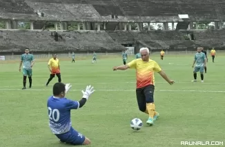 16 Tim Ikut Bertanding Kejuaraan Sepak Bola Piala Gubernur Dimulai
