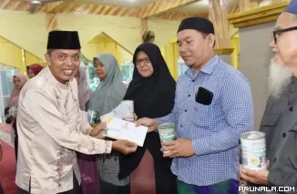 430 Guru MDTA se Kota Pariaman Terima Zakat dari Baznas