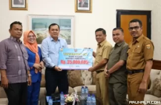 Bank Nagari Cabang Pariaman Respon Cepat, Serahkan Donasi untuk Persikopa