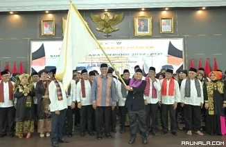 Gubernur Kukuhkan Pengurus Solok Saiyo Sakato