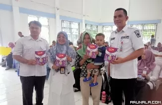 PT Semen Padang Bantu PMT Guna Cegah Stunting di Lubeg